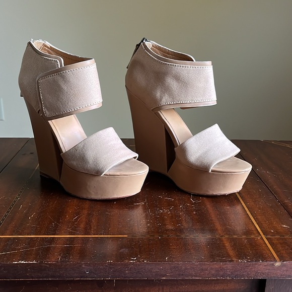 L.A.M.B. - Wedge Platform Sandal - Size 8.5 - Picture 2 of 6